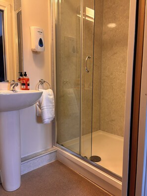 Bathroom - Kindrogan House (Enochdhu)