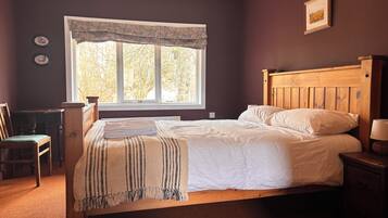 Chambre Double Standard, salle de bains commune | Wi-Fi gratuit, draps fournis