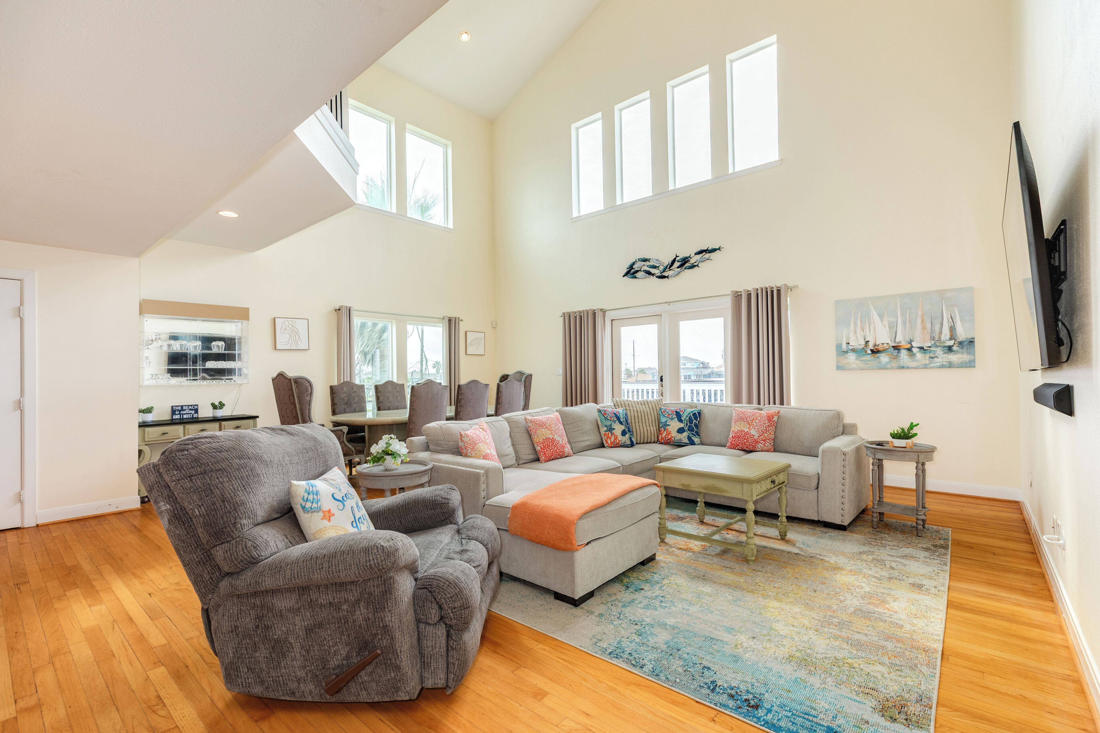 Canal Home W/ 2 Living Areas, 2 Levels Of Deck, Hot Tub, Game Room, Pet Friendly - Galveston, TX