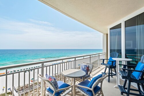 🫧Beachfront 2BR Condo at The Pearl | 2 Pools + Hot Tub | Paradise Found🫧