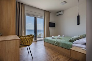 Iron/ironing board, Internet, bed sheets - Villa Shark Maslenica /w elevator (Maslenica)