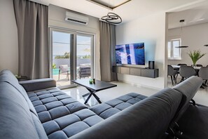 Living area - Villa Shark Maslenica /w elevator (Maslenica)