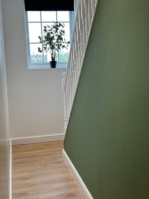 Interior - Modern 3 bedroom apartment | 5 mins to M6 junction 10, Walsall manor hospital (Walsall)