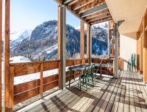 Apartment | Balcony - Spacious Stay Near Galibier (Valloire)