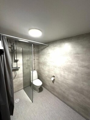 Bathroom - Attic Hostel (Borås)