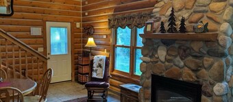 Cozy lake cabin in Crosslake with a fireplace, perfect for relaxing getaways.