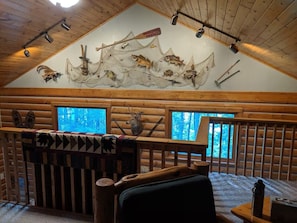 Interior - Cozy lake cabin in Crosslake with a fireplace, perfect for relaxing getaways. (Crosslake)
