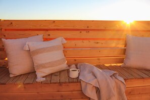 Property grounds - Hot Tub Meets Mojave Magic by Navigate Stays (Twentynine Palms)