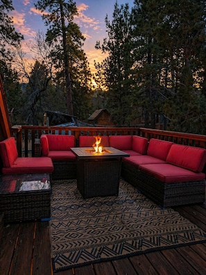 Property grounds - Navigate Stays Big Bear Cabin Hot Tub Snow Summit (Big Bear)