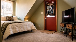 Room - Navigate Stays Big Bear Cabin Hot Tub Snow Summit (Big Bear)