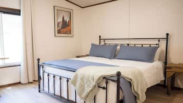 3 chambres, bureau, fer et planche à repasser, Wi-Fi gratuit