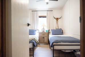 3 bedrooms, desk, iron/ironing board, WiFi (free)