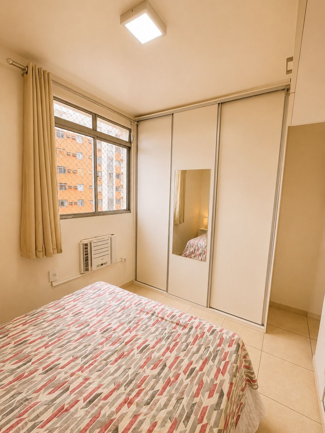 Apartamento, sacada, vista para a cidade | Ferros/tábuas de passar roupa, Wi-Fi de cortesia