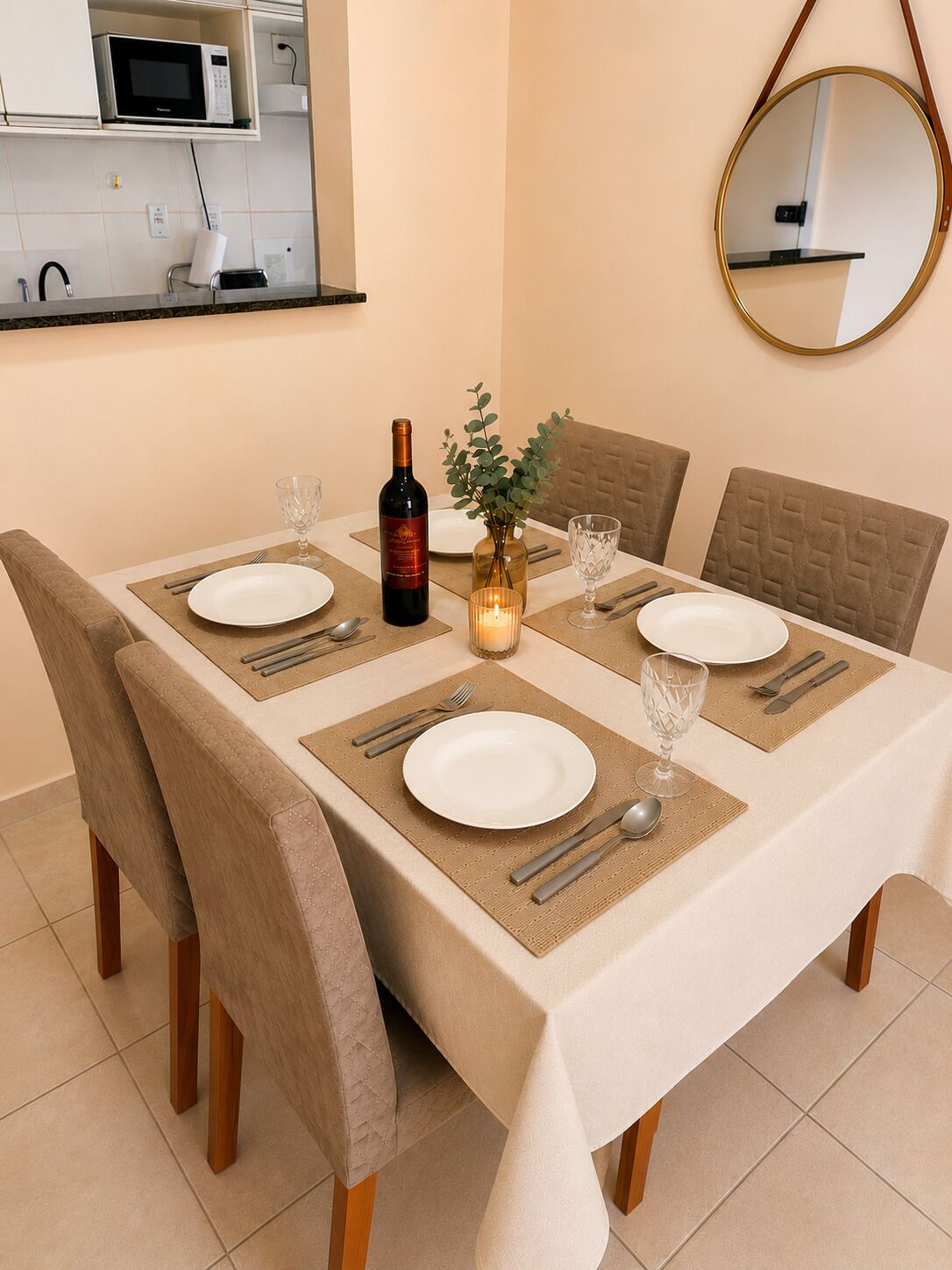 Apartamento, balcón, vistas a la ciudad | Comedor