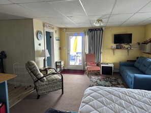 Iron/ironing board, WiFi, bed sheets - Cozy & AFFORDABLE studio resort-condo in Wells, ME (Wells)