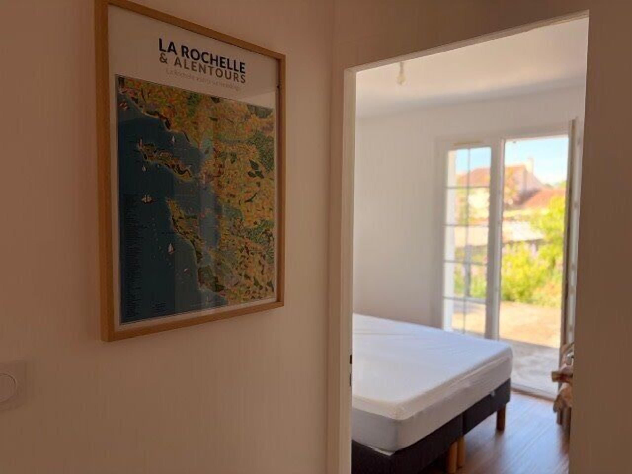 2 bedrooms, iron/ironing board, WiFi
