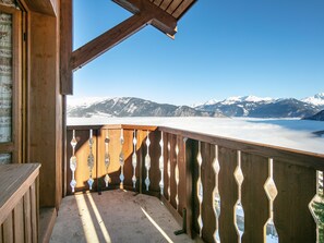 Balcony - Spacious Mountain Stay for 7 in Doucy (La Léchère)