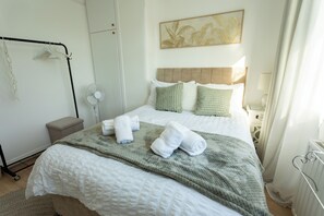 Iron/ironing board, Internet, bed sheets - Stylish 3 Bed Home| Sleeps 6| Free parking (Droylsden)