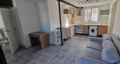 T2 Fully Equipped 4 Sleeps - Comfort and Proximity to Amenities