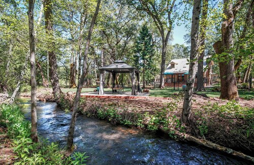 Secluded Creekside Cabin with Gazebo and Lawn near Lassen