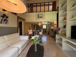 TV - Villa Oria Piscine & charme near Uzès 6 to 8 pers (Saint-Quentin-la-Poterie)