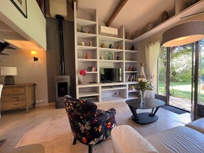 TV - Villa Oria Piscine & charme near Uzès 6 to 8 pers (Saint-Quentin-la-Poterie)