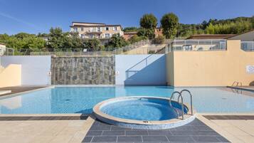 Apartment | Pool | Outdoor pool