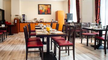 Apartment | Dining