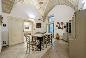 Dining - Live the History: The timeless charm of an Ancient Dwelling in the heart of Maglie (Maglie)