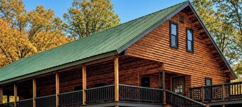 Carefree Cabin. 4 bedroom home surrounded by the natural beauty of the Ozarks.