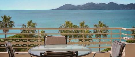Family Apartment, 2 Bedrooms, Balcony, Sea View | Outdoor dining