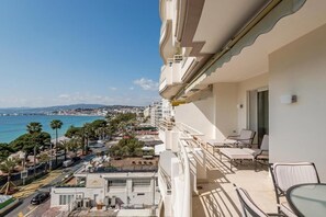 Family Apartment, 2 Bedrooms, Balcony, Sea View | Terrace/patio - Buckingham and Lloyds - Cannes (Cannes)