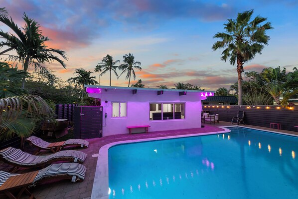 Pool - Barbie Poolhouse - 3 Ensuite BR - Outdoor Dining (Wilton Manors)