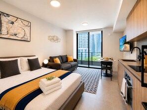 Room - Downtown Miami Oasis - Rooftop Pool & Wellness Escape (Miami)