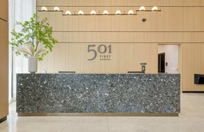 Lobby - Downtown Miami Oasis - Rooftop Pool & Wellness Escape (Miami)