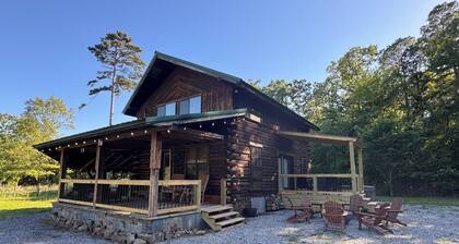 FUN! Log Cabin Hot Tub & Game Room w Pool Table Pets OK 3BR/2BA Sleeps 10