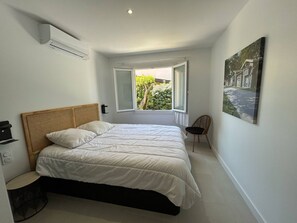 Room - Holiday Home "Villa Mésange" with Pool (Lège-Cap-Ferret)