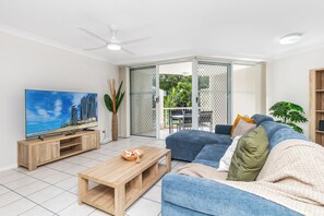 Smart TV - Bliss On Beach Parade (Surfers Paradise)