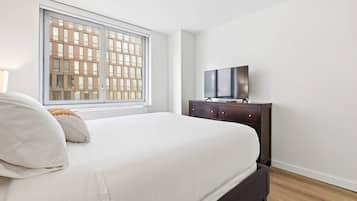 Desk, iron/ironing board, WiFi, bed sheets