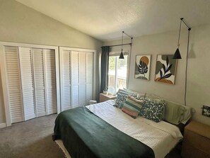 Desk, WiFi, bed sheets - Sauna, Fire Pit, Cozy Yard | Mins to Denver/Golden (Arvada)