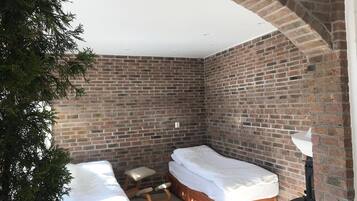 Apartment, 1 Bedroom, Accessible, Fireplace | 1 bedroom