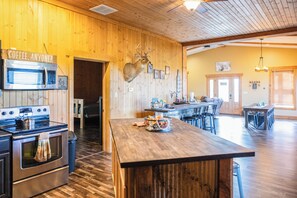 House, Patio | Private kitchen | Toaster