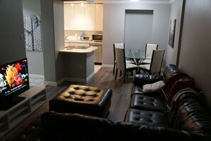 House - Corporate Apartment in Downtown Calgary (Calgary)