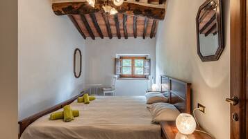 4 chambres, fer et planche à repasser, Wi-Fi, draps fournis