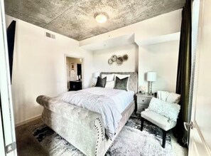 1 bedroom, iron/ironing board, WiFi, bed sheets - "18th Floor Luxury Midtown High-Rise I World Cup" (Atlanta)