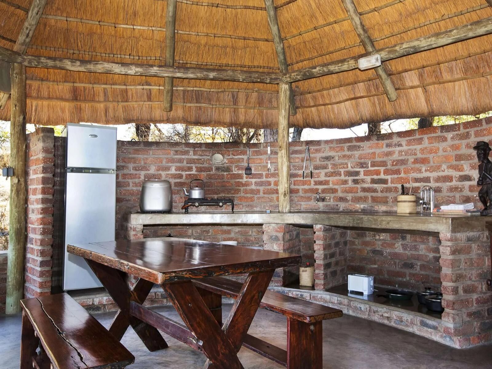 Standard Bungalow | Dining