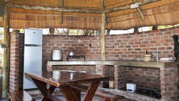 Standard Bungalow | Dining