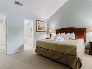 3 bedrooms, iron/ironing board, WiFi, bed sheets - 3-bedroom 4 Beds condo in Shipyard Plantation, Hilton Head Island w/beach access (Hilton Head Island)