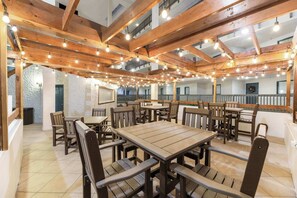 Outdoor dining - 2BR Steps to the Sand inside Myrtle Beach Resort (Myrtle Beach)