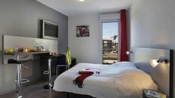 Apartment | 1 bedroom, bed sheets